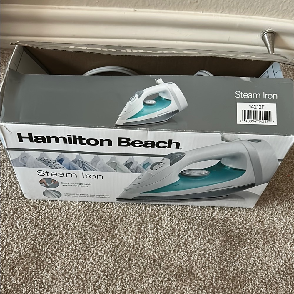 Hamilton Beach Iron with Teal and White Design